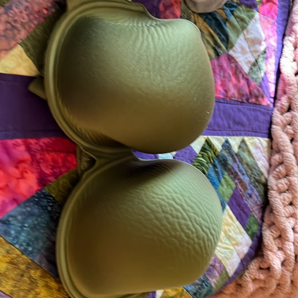 Thirdlove 24/7 tshirt bra 40F, green. Barely worn